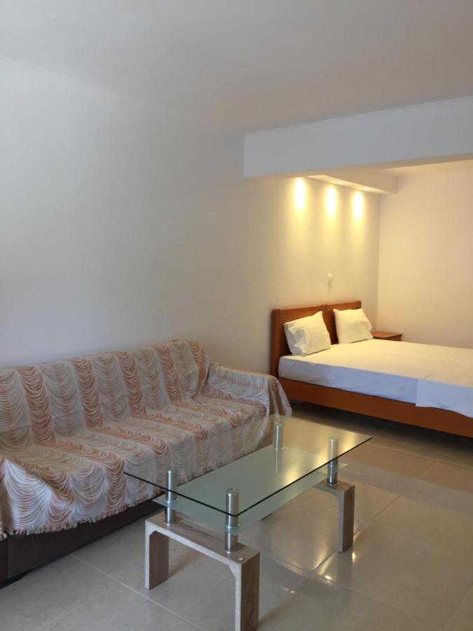 Eleana'S Apartments Gouviá Extérieur photo